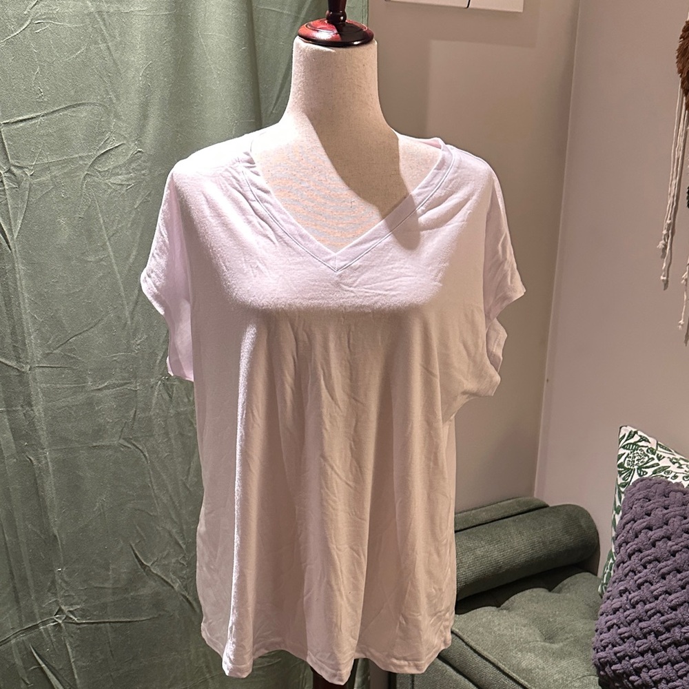 Set of 2 V-Neck t-shirts NWT